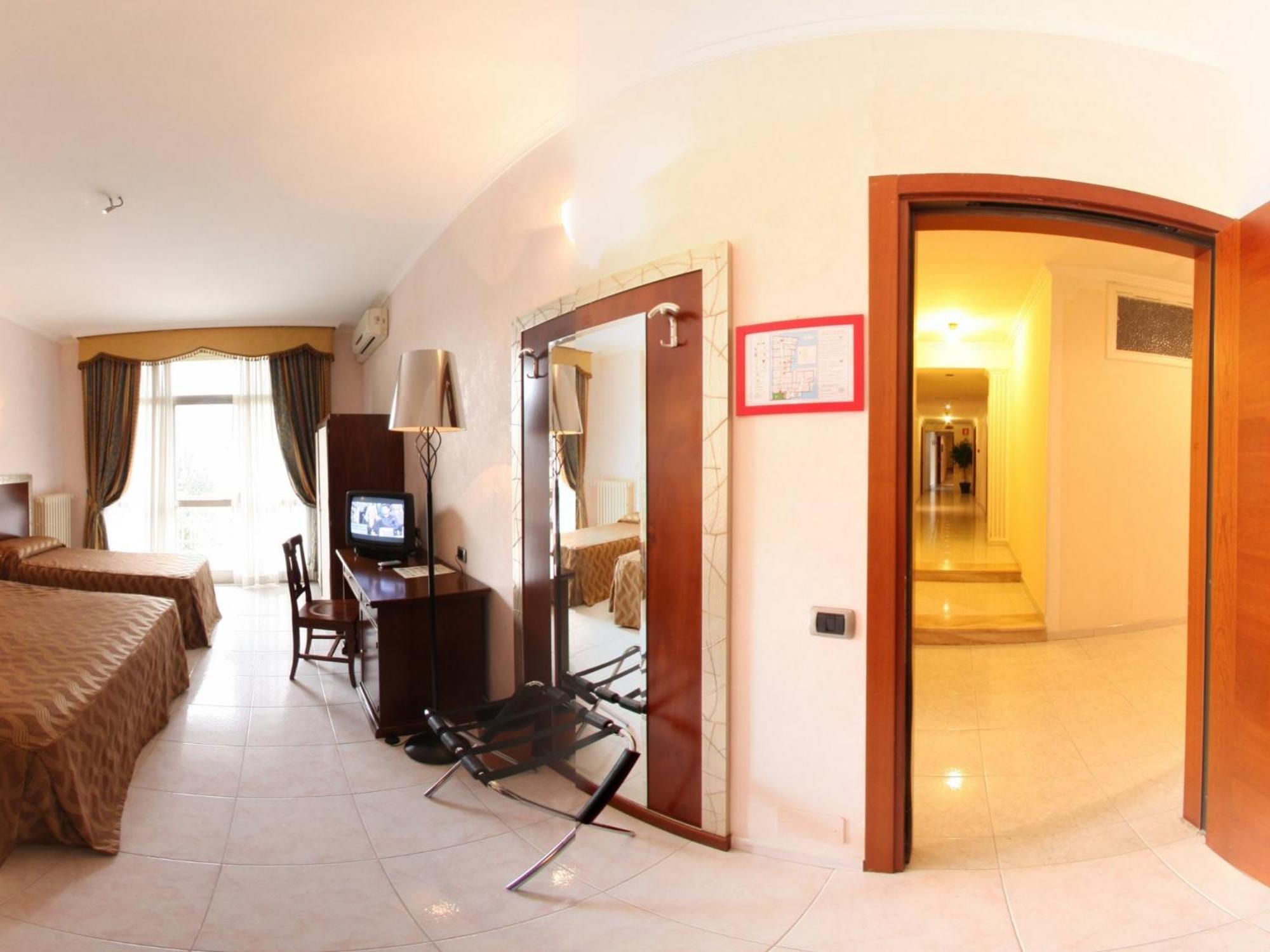 Hotel La Pace - Experience 卡西诺 外观 照片