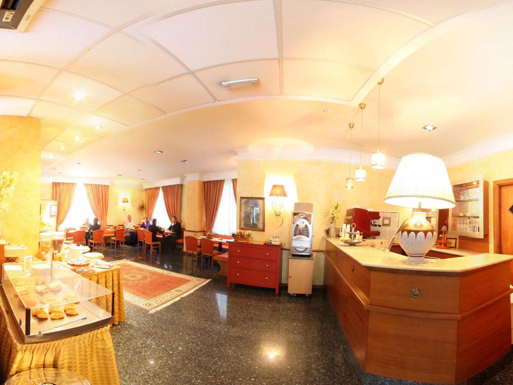 Hotel La Pace - Experience 卡西诺 外观 照片